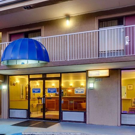 נורקרוס Rodeway Inn מראה חיצוני תמונה