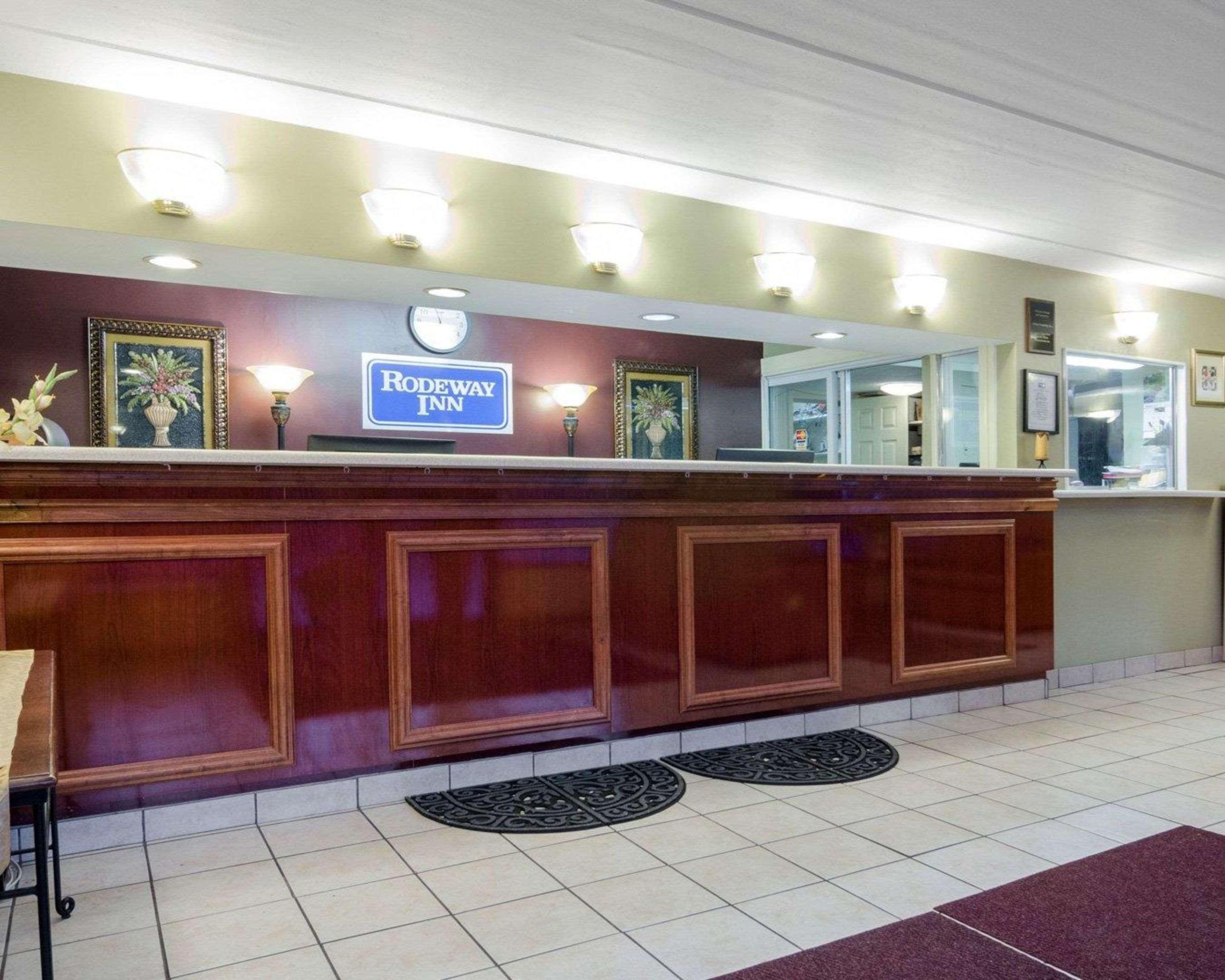 נורקרוס Rodeway Inn מראה חיצוני תמונה