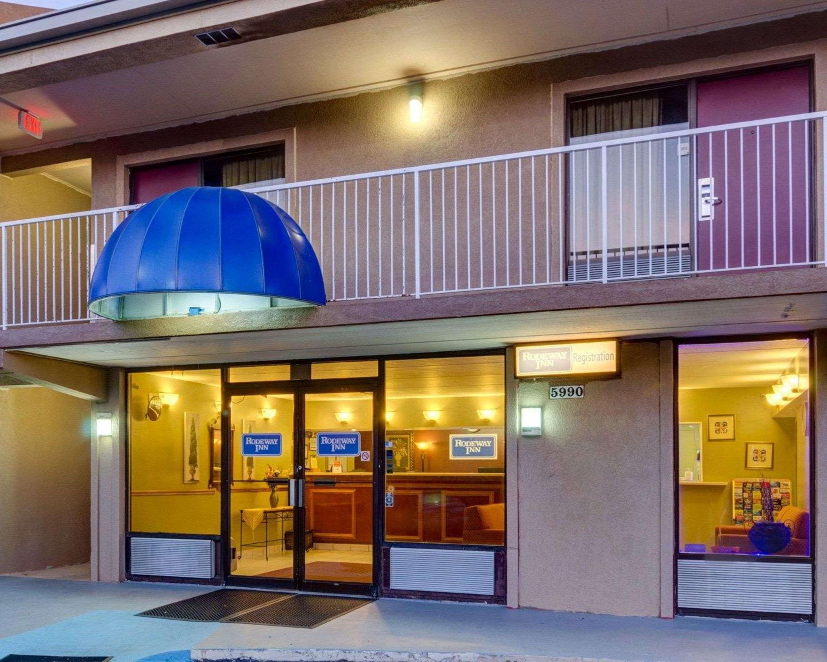 נורקרוס Rodeway Inn מראה חיצוני תמונה